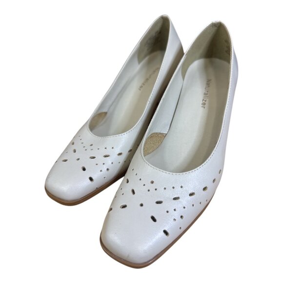 Naturalizer Vanity Close Toe Cut Out Leather Pumps 6M - Picture 5 of 11